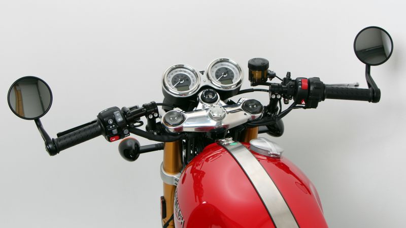 triumph-thruxton-r-multiclip-
