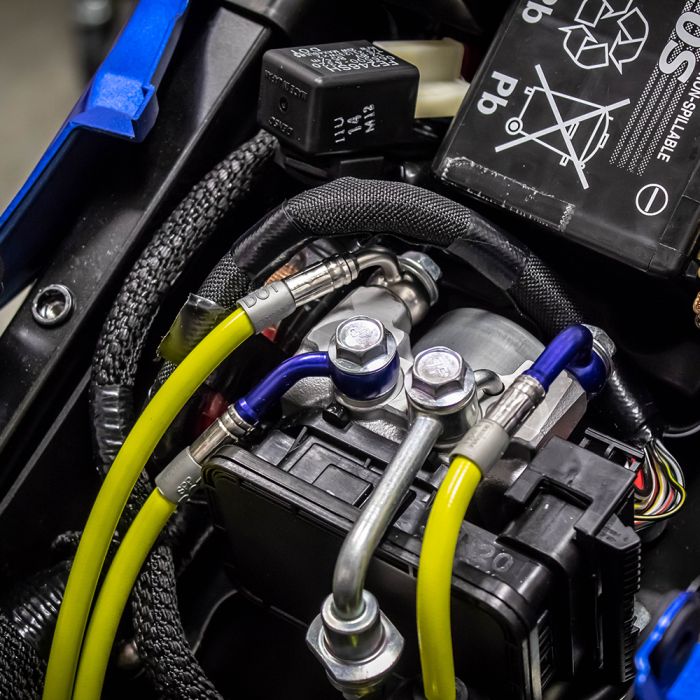スズキ 純正 GSXR カウリングブレース Suzuki GSX-R 1000 R ABS Front & Rear Brake Line Kit | S