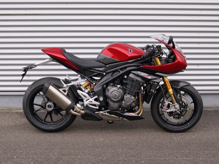 Triumph Thruxton R multiClip Tour